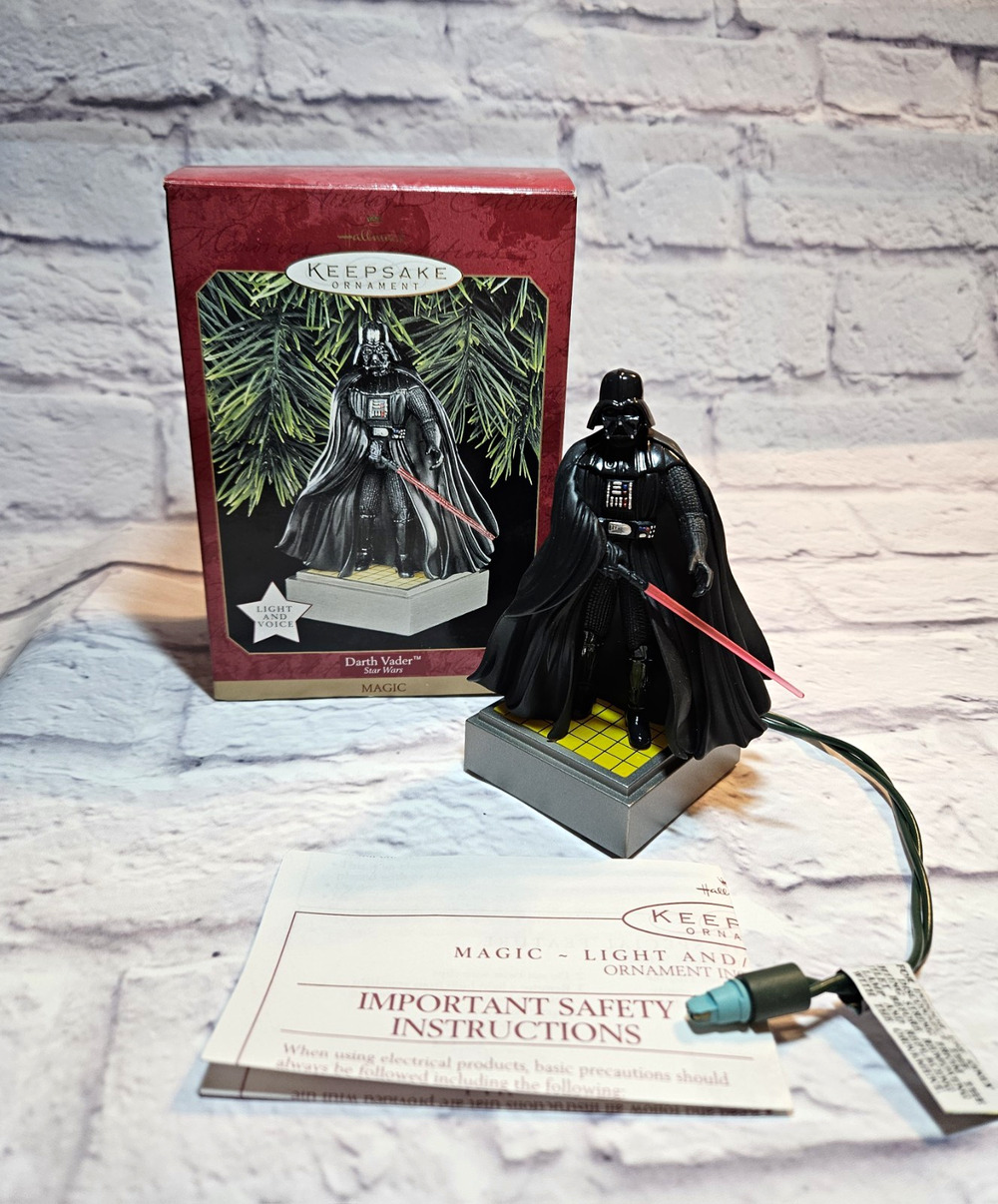 1997 Hallmark Star Wars Darth Vader Magic Light Voice Ornament QXI7531 Box VTG